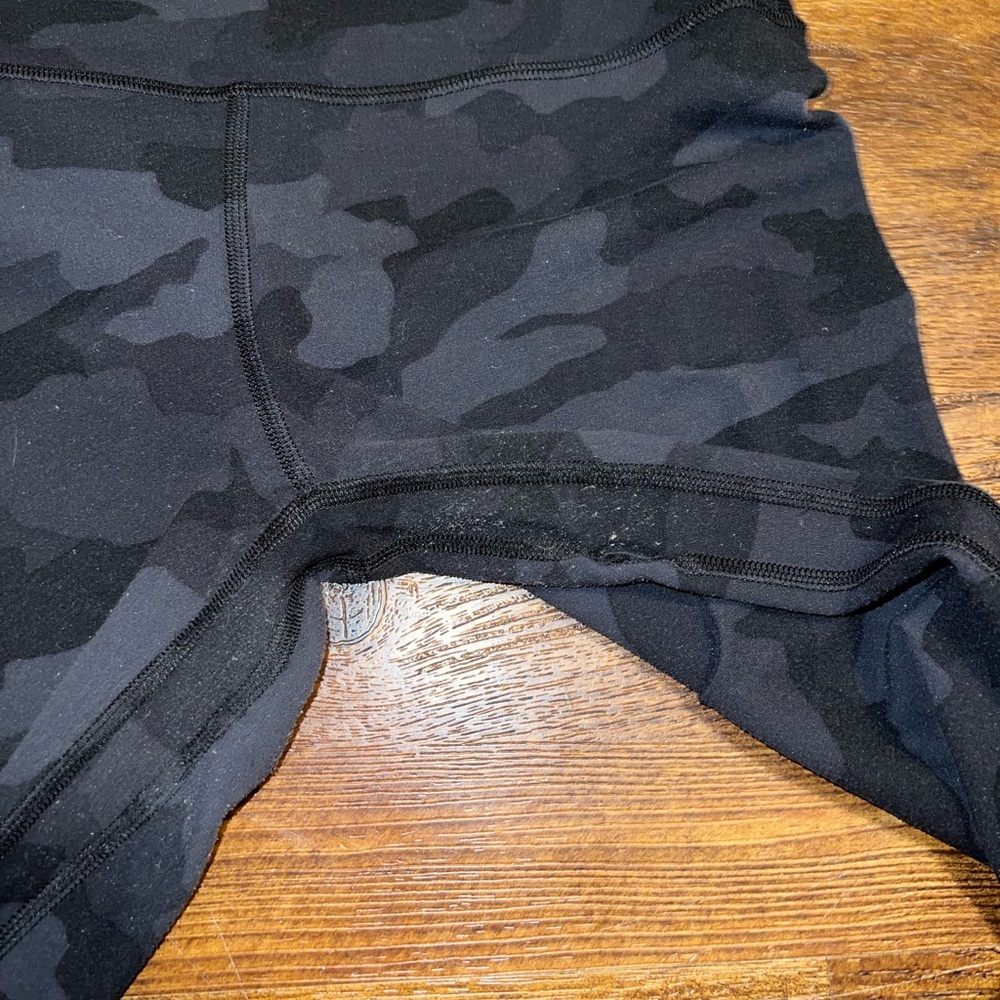 Lululemon Athletica Black Camo Gray Align High-Waist Leggings Size 6 - Picture 5 of 6